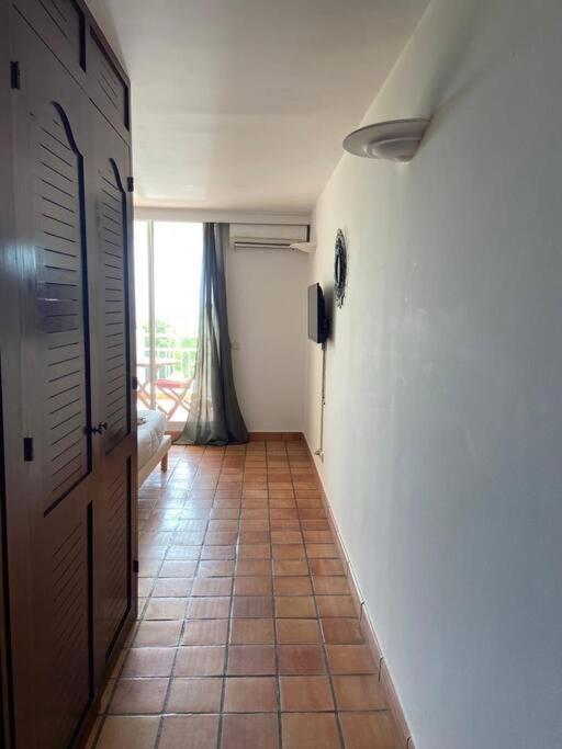 Studio paisible avec piscine, pas loin de la plage Trinité  Extérieur photo