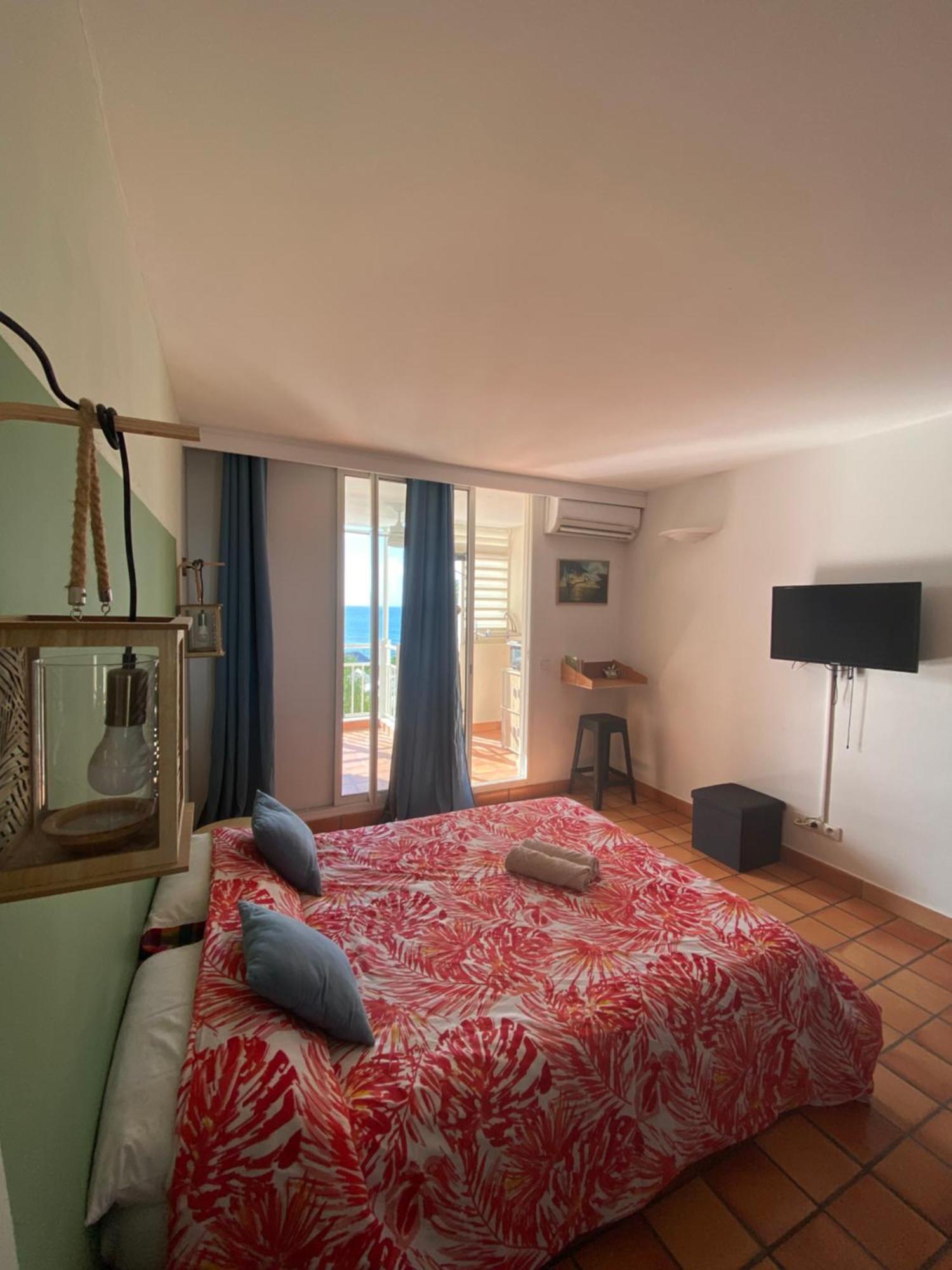 Studio paisible avec piscine, pas loin de la plage Trinité  Extérieur photo