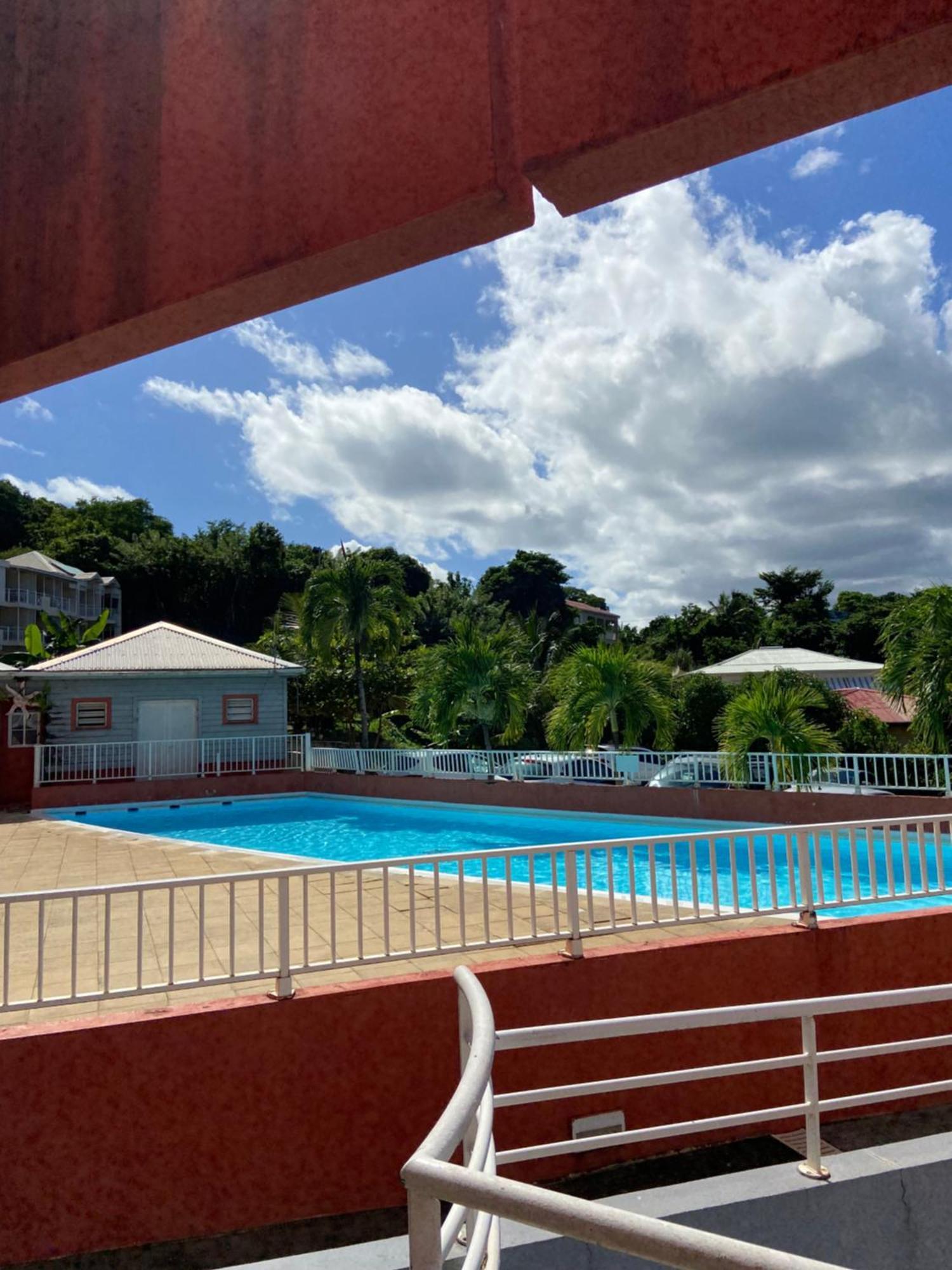 Studio paisible avec piscine, pas loin de la plage Trinité  Extérieur photo